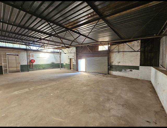 256M² WAREHOUSE TO LET IN MALVERN